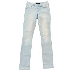 Casual// Light blue wash jean